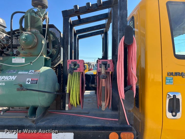 image for item DO2437 2013 International  DuraStar 4300 utility / service truck