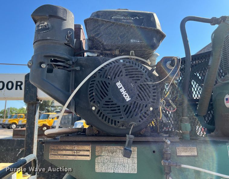 image for item DO2437 2013 International  DuraStar 4300 utility / service truck