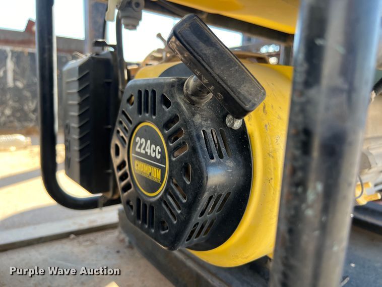 image for item DO2437 2013 International  DuraStar 4300 utility / service truck