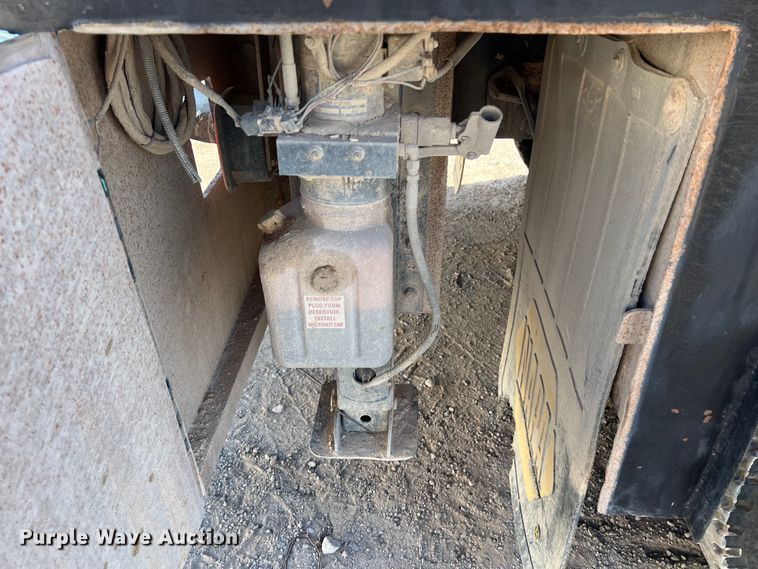 image for item DO2437 2013 International  DuraStar 4300 utility / service truck