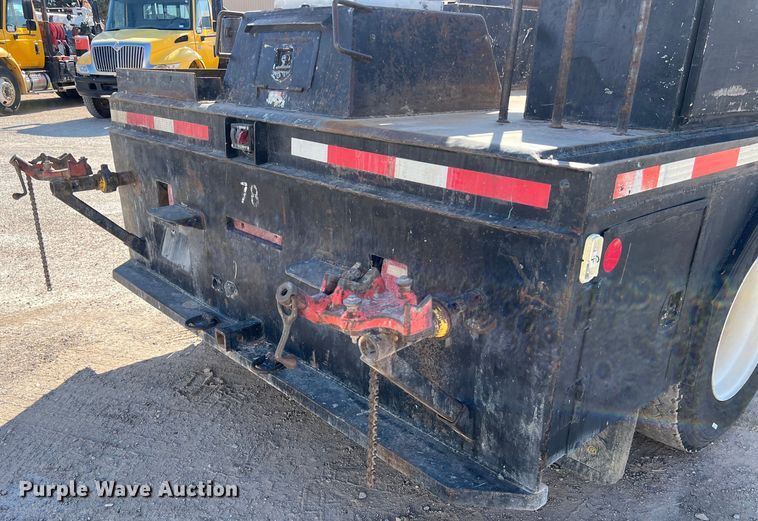 image for item DO2437 2013 International  DuraStar 4300 utility / service truck