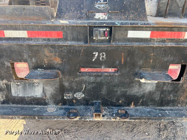 image for item DO2437 2013 International  DuraStar 4300 utility / service truck