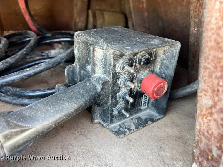 image for item DO2437 2013 International  DuraStar 4300 utility / service truck