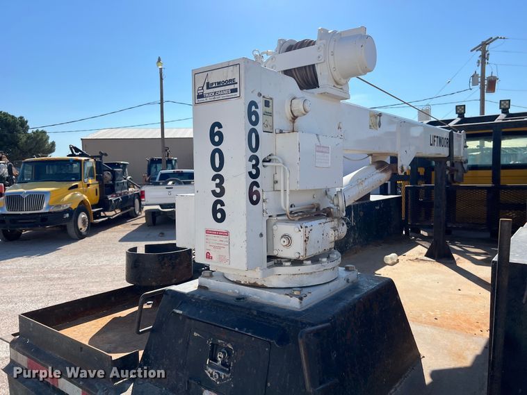 image for item DO2437 2013 International  DuraStar 4300 utility / service truck