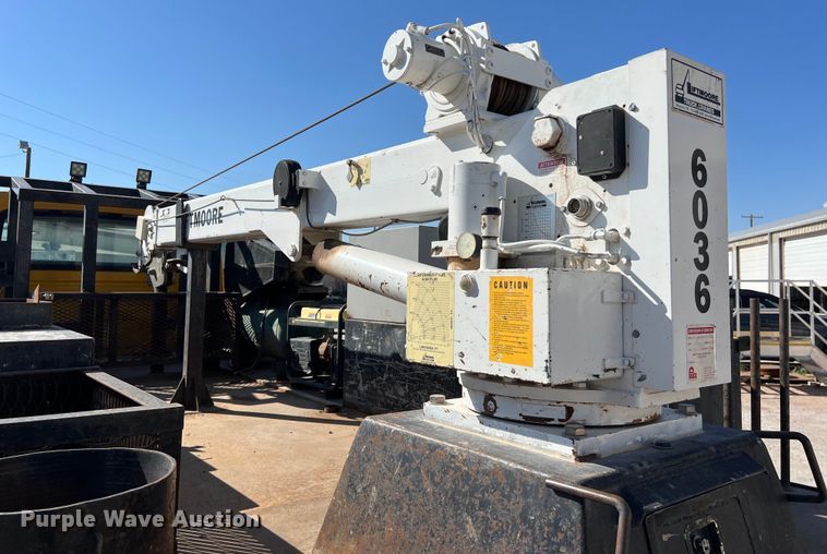 image for item DO2437 2013 International  DuraStar 4300 utility / service truck