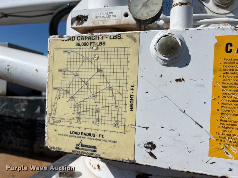 image for item DO2437 2013 International  DuraStar 4300 utility / service truck