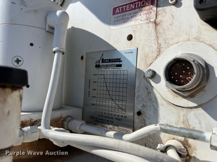 image for item DO2437 2013 International  DuraStar 4300 utility / service truck