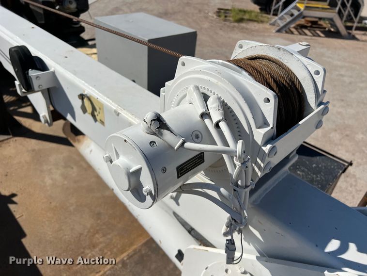 image for item DO2437 2013 International  DuraStar 4300 utility / service truck