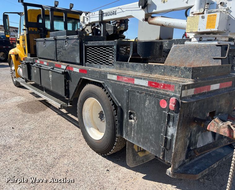 image for item DO2437 2013 International  DuraStar 4300 utility / service truck