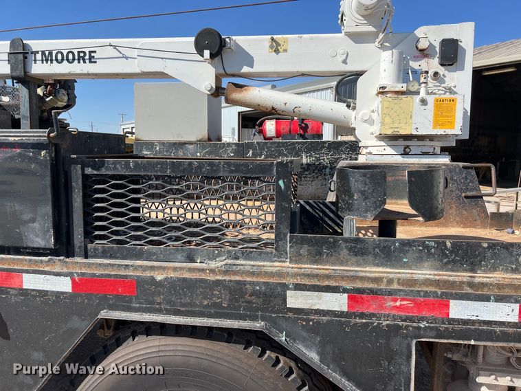 image for item DO2437 2013 International  DuraStar 4300 utility / service truck