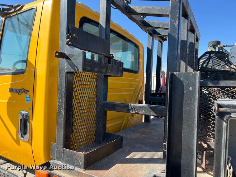 image for item DO2437 2013 International  DuraStar 4300 utility / service truck