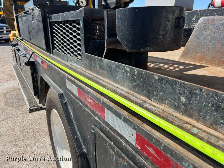 image for item DO2437 2013 International  DuraStar 4300 utility / service truck