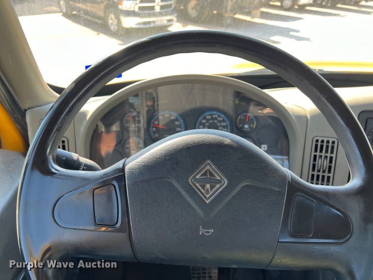 image for item DO2437 2013 International  DuraStar 4300 utility / service truck