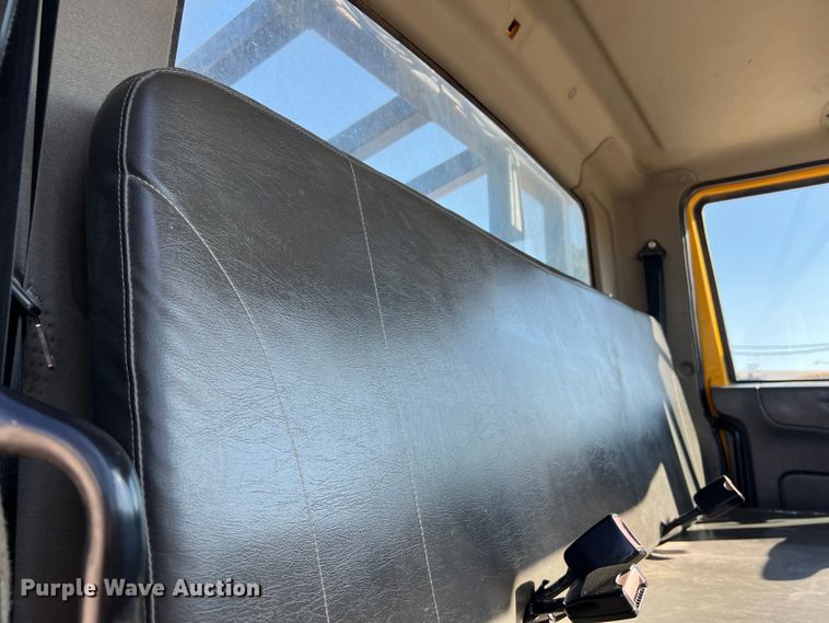 image for item DO2437 2013 International  DuraStar 4300 utility / service truck