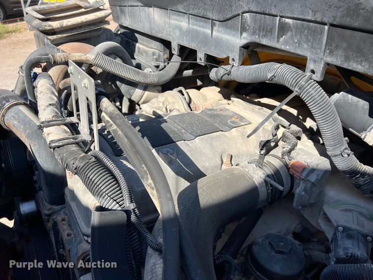 image for item DO2437 2013 International  DuraStar 4300 utility / service truck