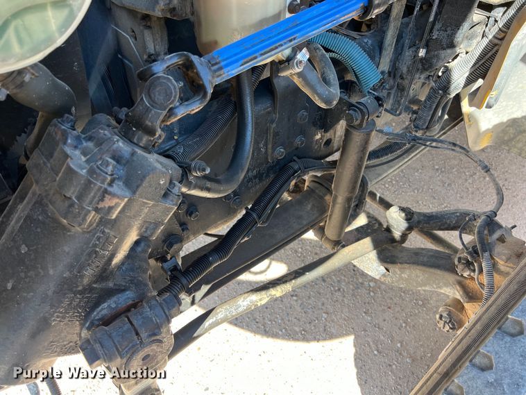 image for item DO2437 2013 International  DuraStar 4300 utility / service truck