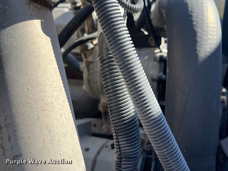 image for item DO2437 2013 International  DuraStar 4300 utility / service truck