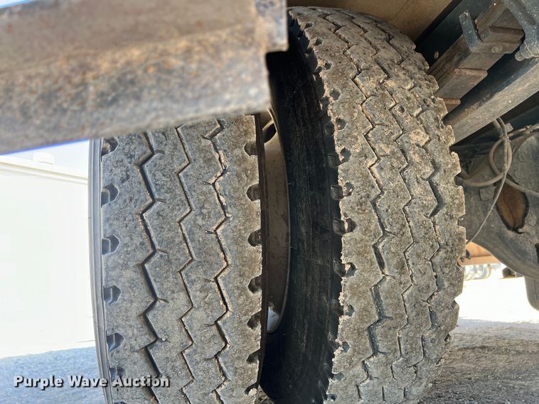 image for item DO2437 2013 International  DuraStar 4300 utility / service truck