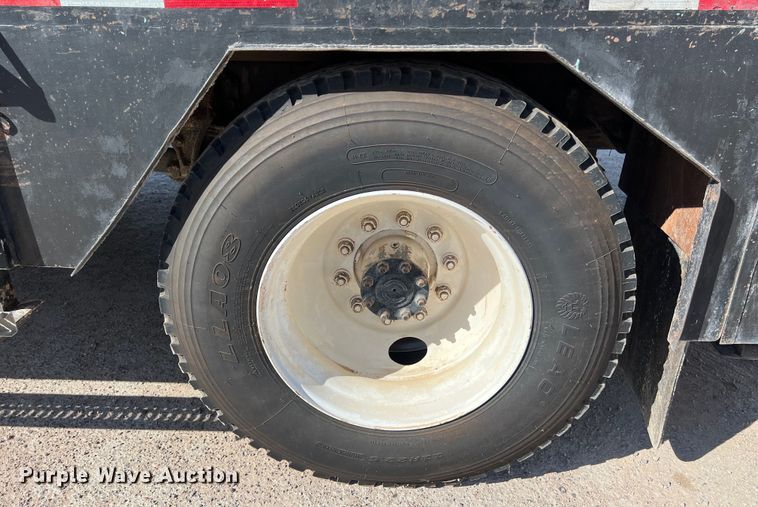 image for item DO2437 2013 International  DuraStar 4300 utility / service truck