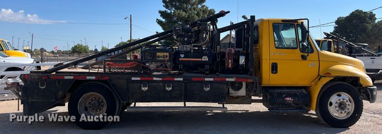 image for item DO2438 2007 International  4300 winch truck