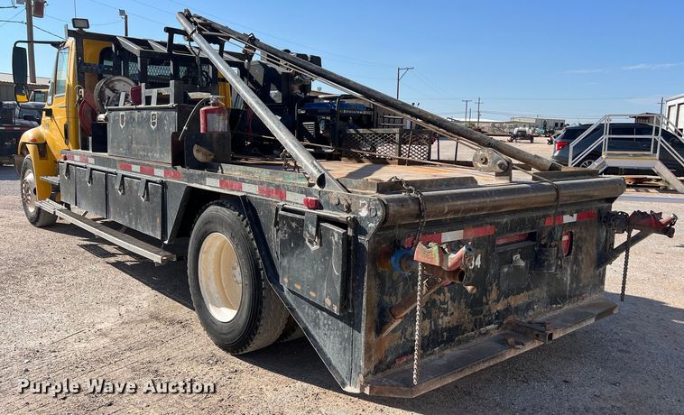 image for item DO2438 2007 International  4300 winch truck