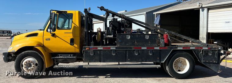 image for item DO2438 2007 International  4300 winch truck