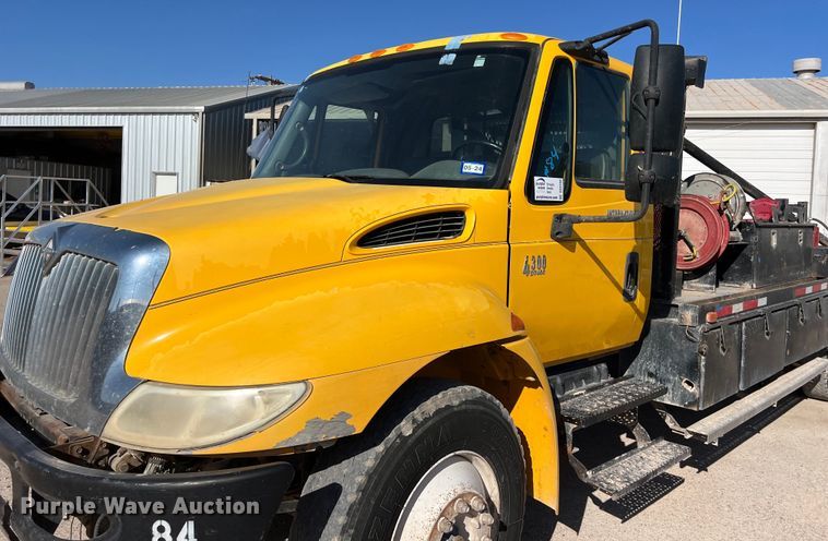 image for item DO2438 2007 International  4300 winch truck