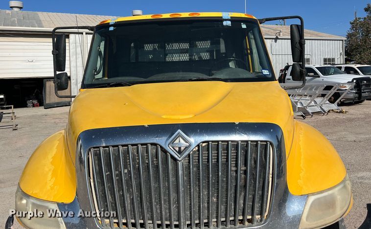 image for item DO2438 2007 International  4300 winch truck