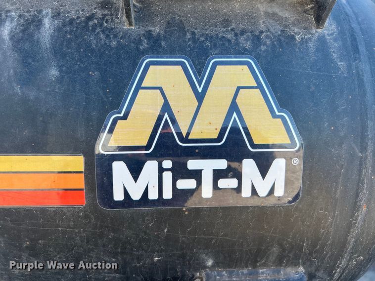 image for item DO2438 2007 International  4300 winch truck