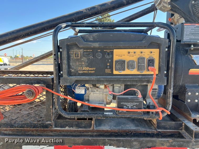 image for item DO2438 2007 International  4300 winch truck