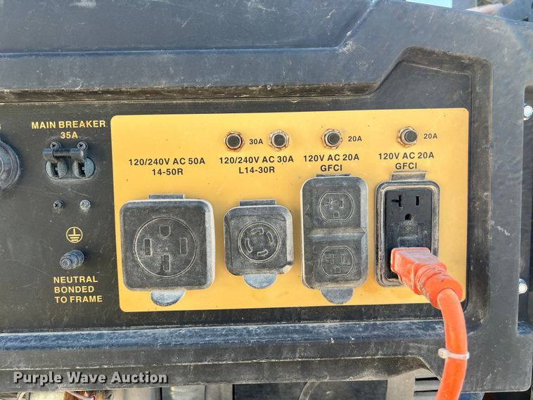 image for item DO2438 2007 International  4300 winch truck