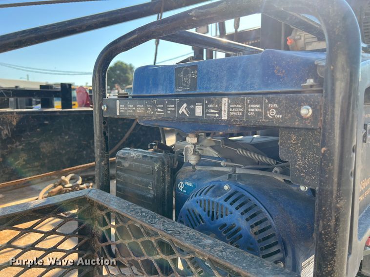 image for item DO2438 2007 International  4300 winch truck