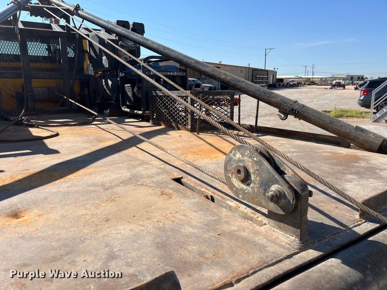 image for item DO2438 2007 International  4300 winch truck