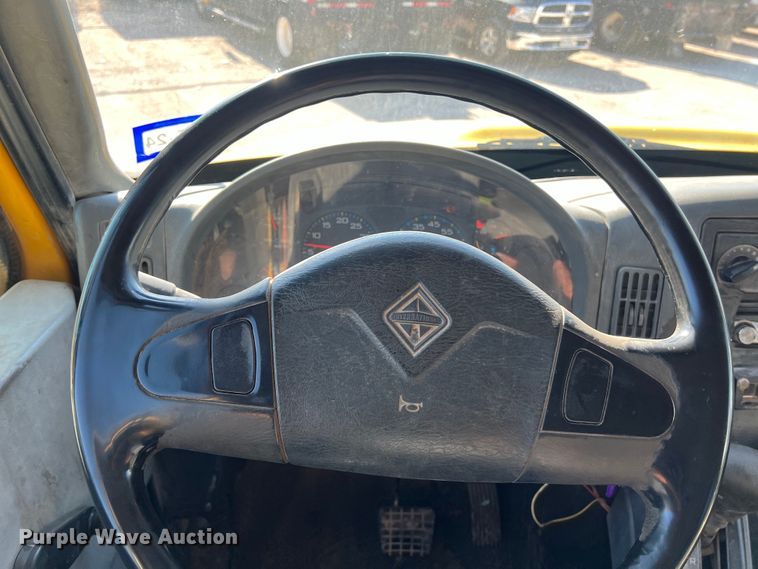 image for item DO2438 2007 International  4300 winch truck