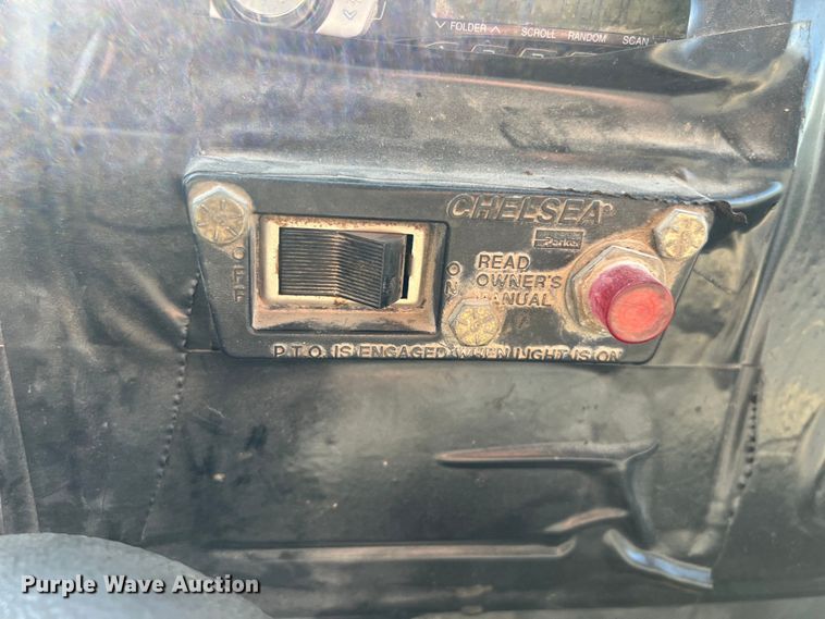 image for item DO2438 2007 International  4300 winch truck