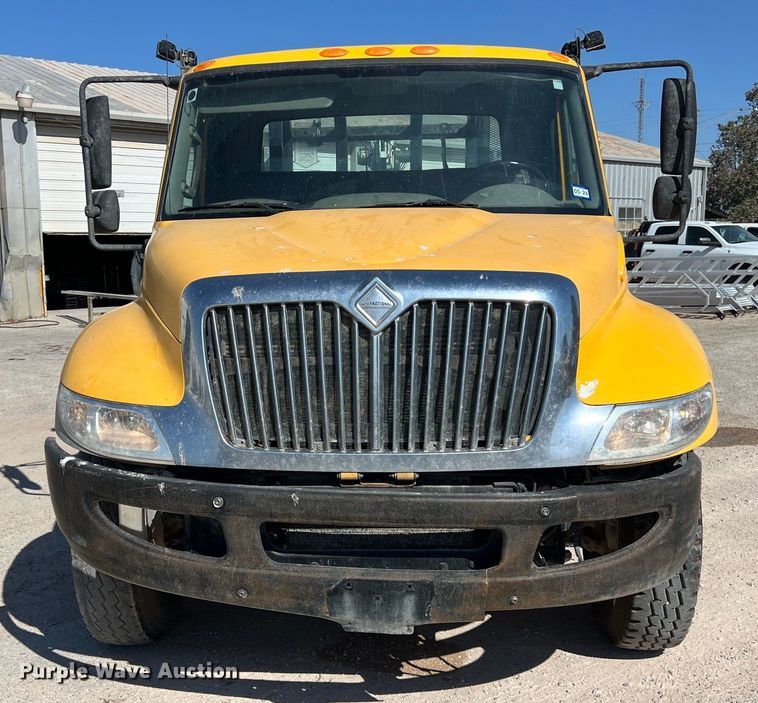 image for item DO2439 2013 International DuraStar 4300 utility / service truck