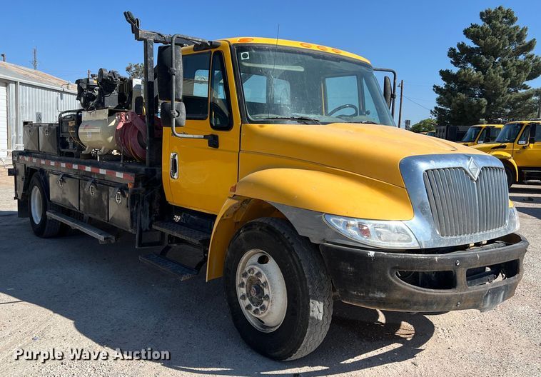 image for item DO2439 2013 International DuraStar 4300 utility / service truck