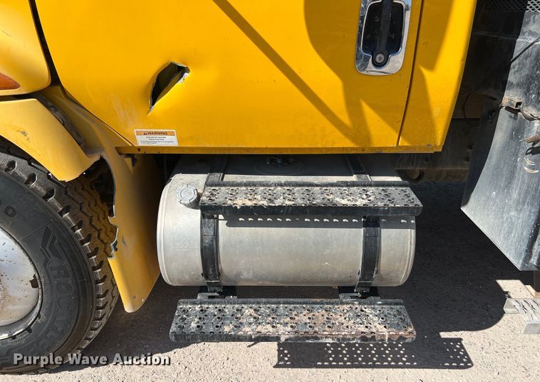 image for item DO2439 2013 International DuraStar 4300 utility / service truck