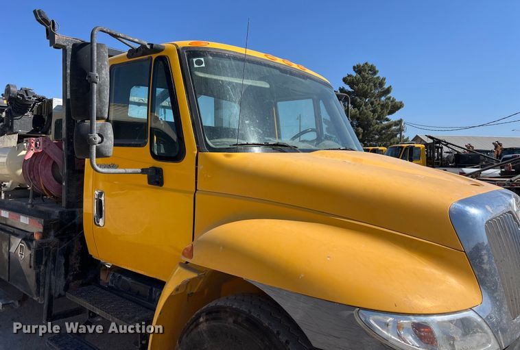 image for item DO2439 2013 International DuraStar 4300 utility / service truck