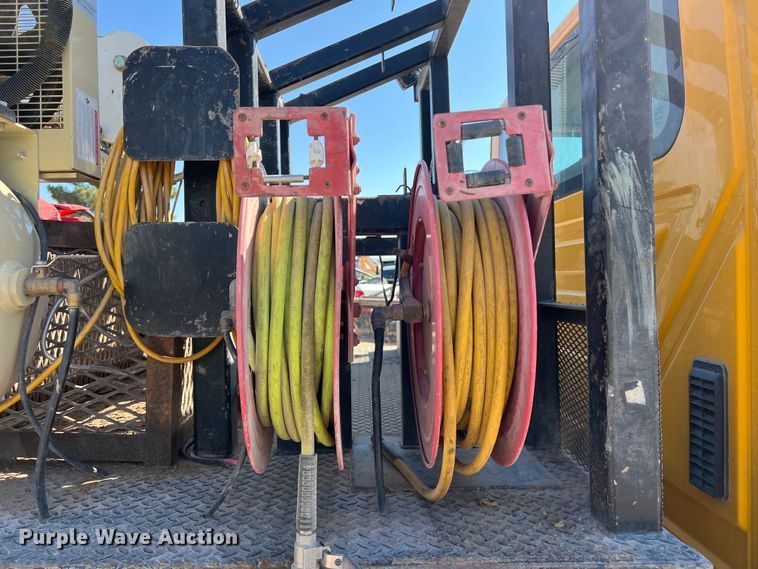 image for item DO2439 2013 International DuraStar 4300 utility / service truck