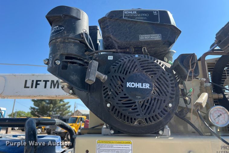 image for item DO2439 2013 International DuraStar 4300 utility / service truck