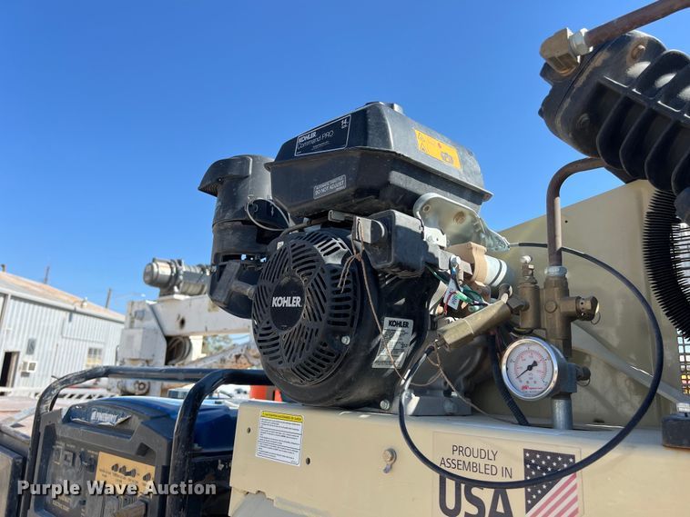 image for item DO2439 2013 International DuraStar 4300 utility / service truck