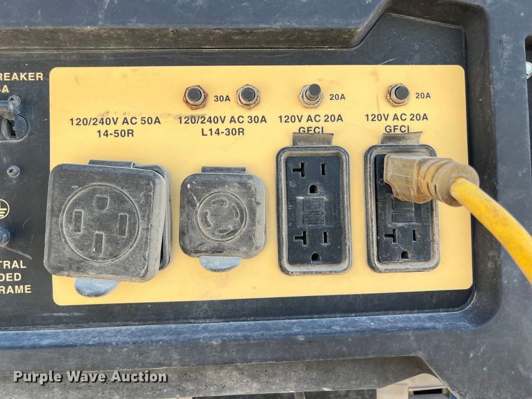 image for item DO2439 2013 International DuraStar 4300 utility / service truck