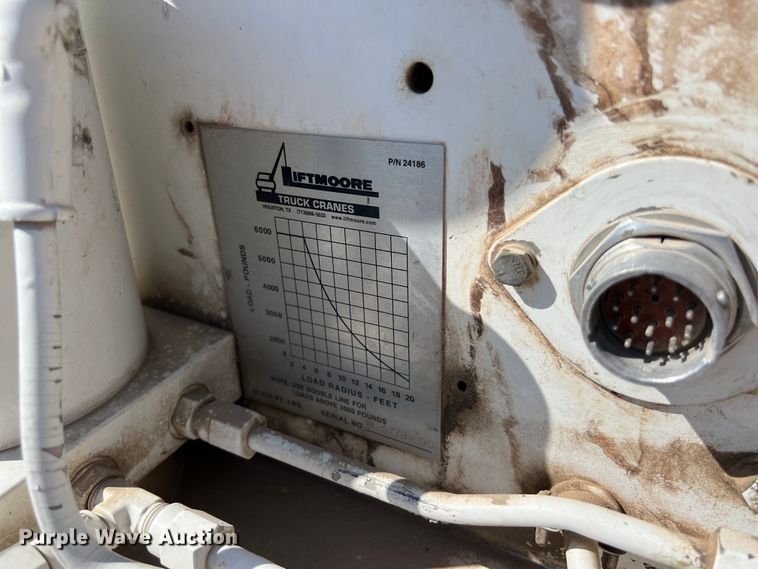 image for item DO2439 2013 International DuraStar 4300 utility / service truck