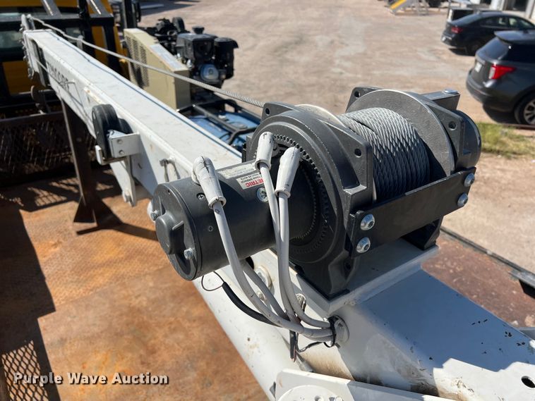 image for item DO2439 2013 International DuraStar 4300 utility / service truck