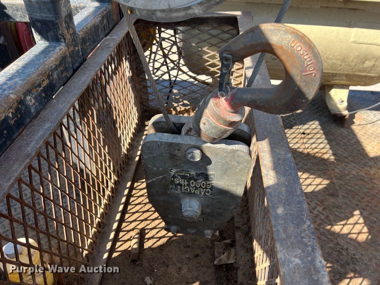 image for item DO2439 2013 International DuraStar 4300 utility / service truck