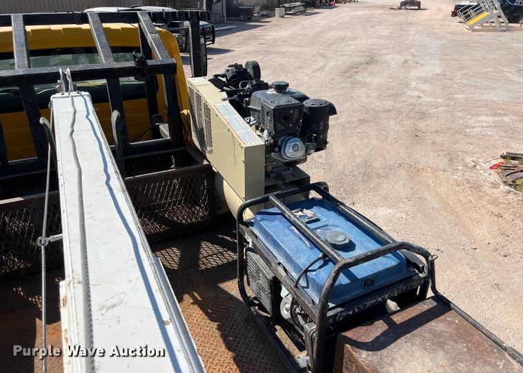 image for item DO2439 2013 International DuraStar 4300 utility / service truck