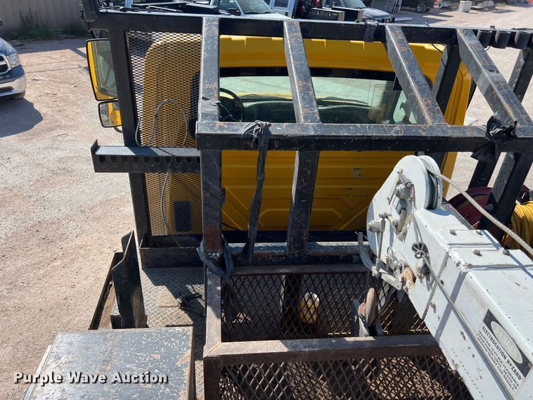 image for item DO2439 2013 International DuraStar 4300 utility / service truck