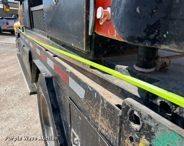 image for item DO2439 2013 International DuraStar 4300 utility / service truck