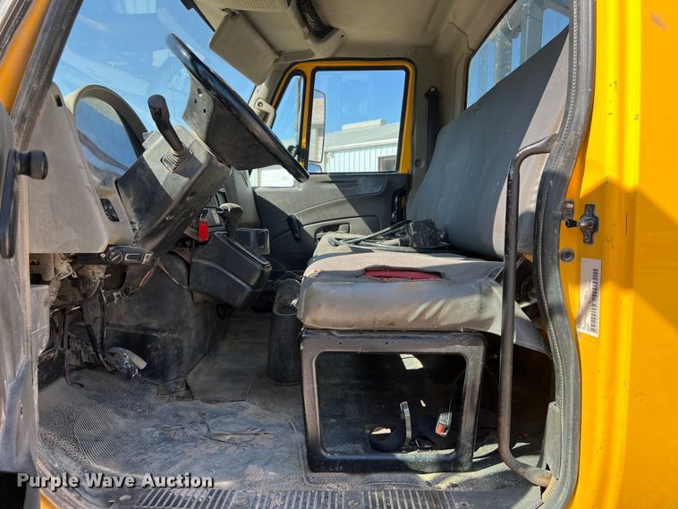 image for item DO2439 2013 International DuraStar 4300 utility / service truck